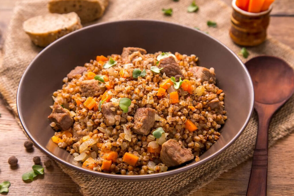 Гречка с мясом по-купечески